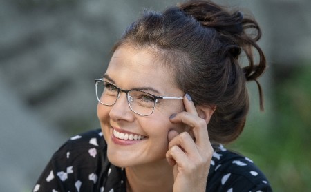 Jay´s: Frau mit Brille